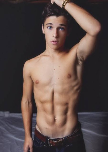 Dylan Schmid photo