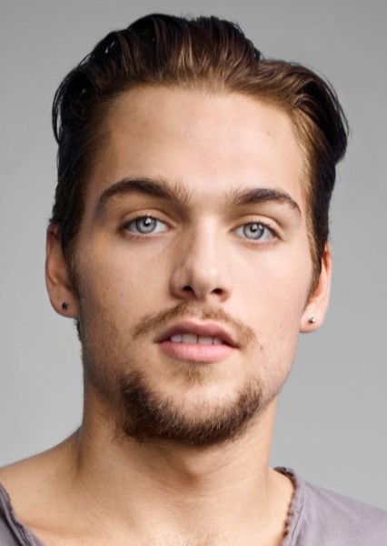 Dylan Sprayberry photo