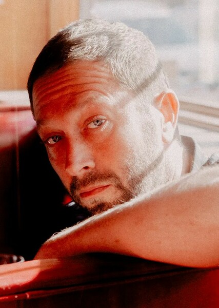 Ebon Moss-Bachrach photo