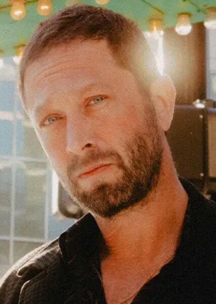 Ebon Moss-Bachrach photo
