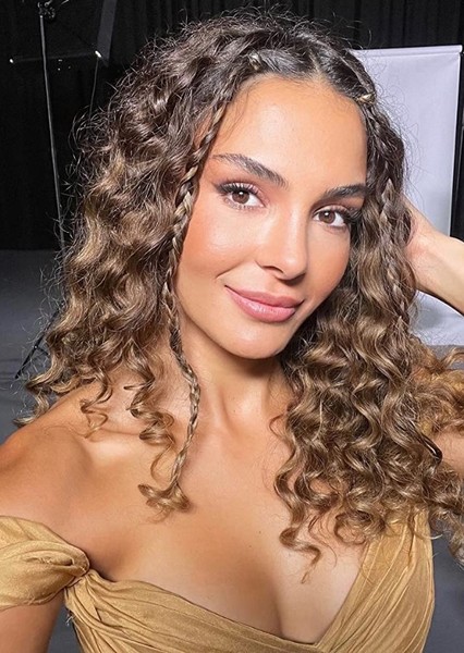 Ebru Şahin photo