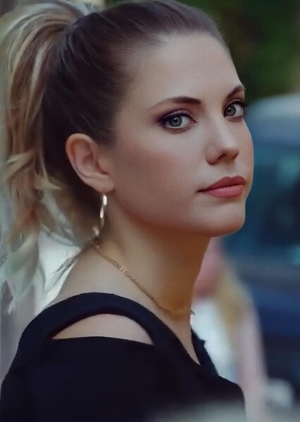 Eda Ece photo