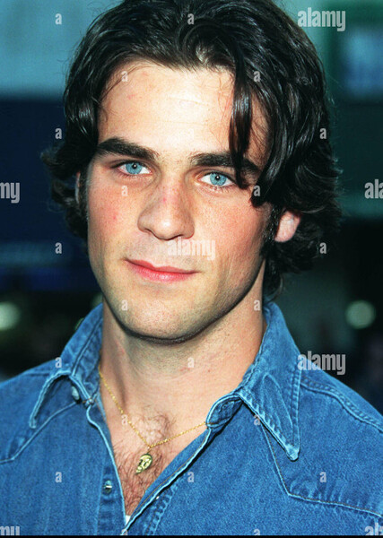 Eddie Cahill