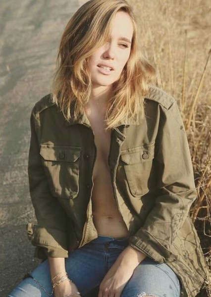 Eden Brolin photo