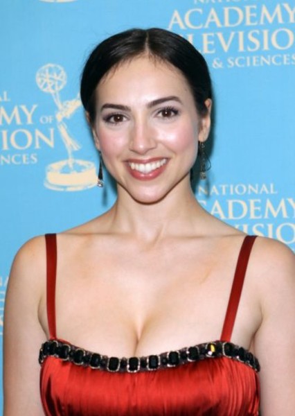 Eden Riegel photo