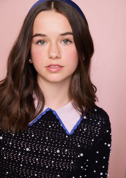 Eden Stephens photo