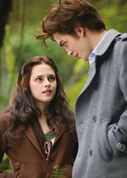 Edward Cullen and Bella Swan photo