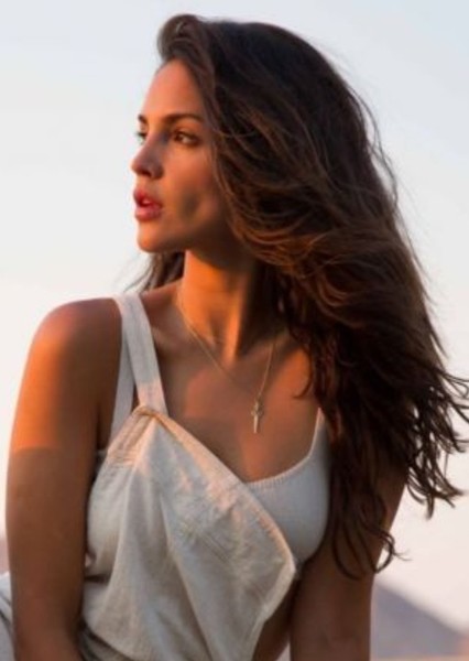 Eiza González photo