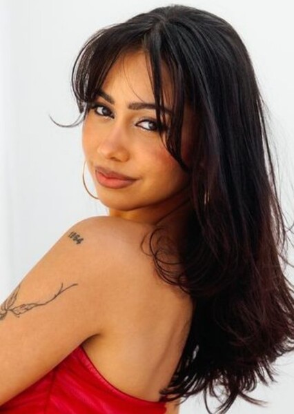 Elana Caceres photo