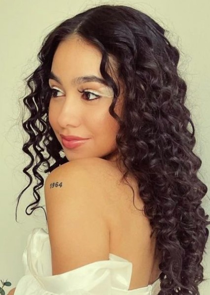 Elana Caceres photo