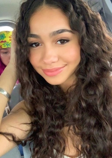 Elana Caceres photo