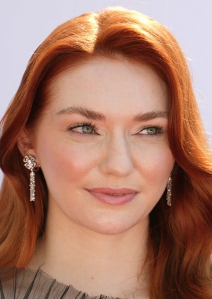 Eleanor Tomlinson photo