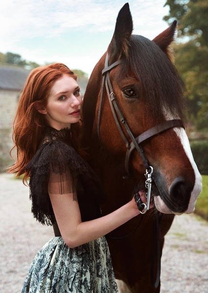 Eleanor Tomlinson photo