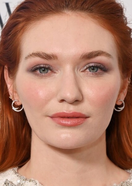 Eleanor Tomlinson photo