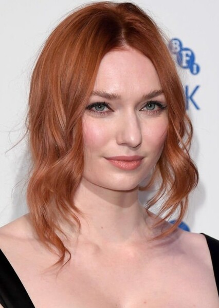 Eleanor Tomlinson photo