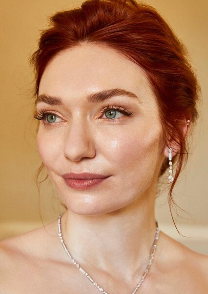 Eleanor Tomlinson photo
