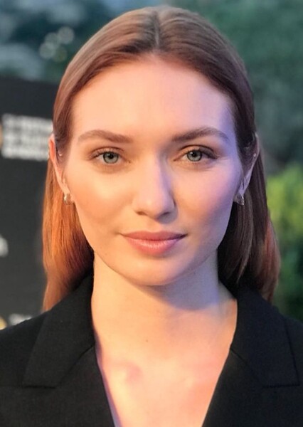 Eleanor Tomlinson photo