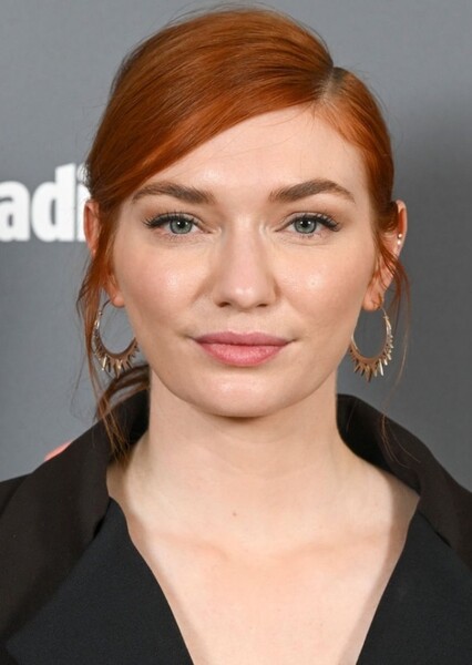 Eleanor Tomlinson photo