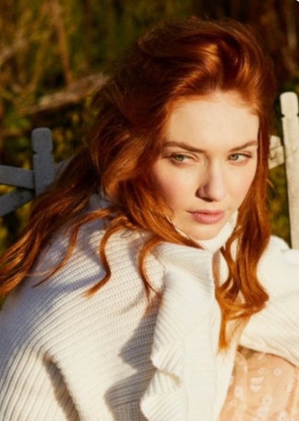 Eleanor Tomlinson photo
