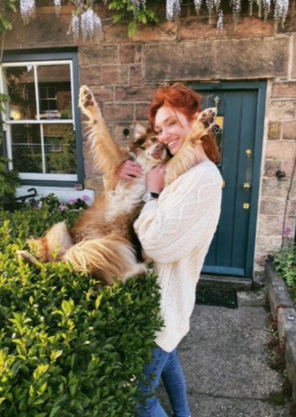 Eleanor Tomlinson photo