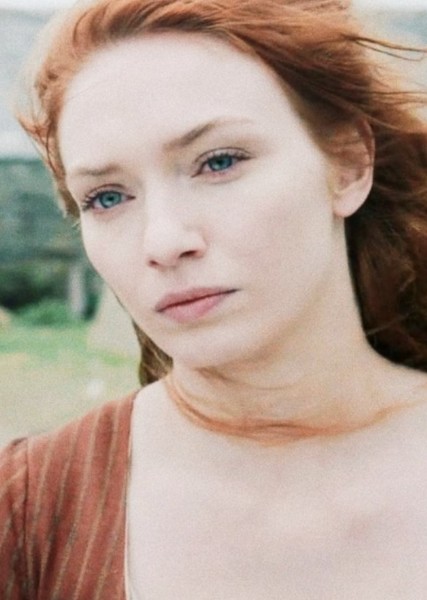 Eleanor Tomlinson photo