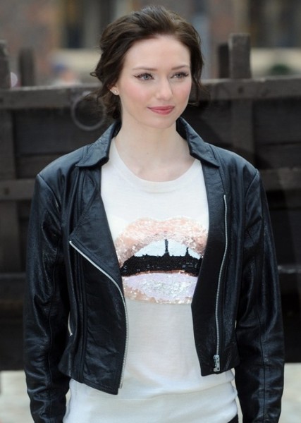Eleanor Tomlinson photo