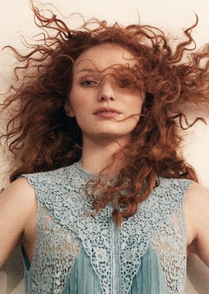Eleanor Tomlinson photo