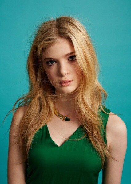 Elena Kampouris photo