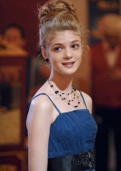Elena Kampouris photo
