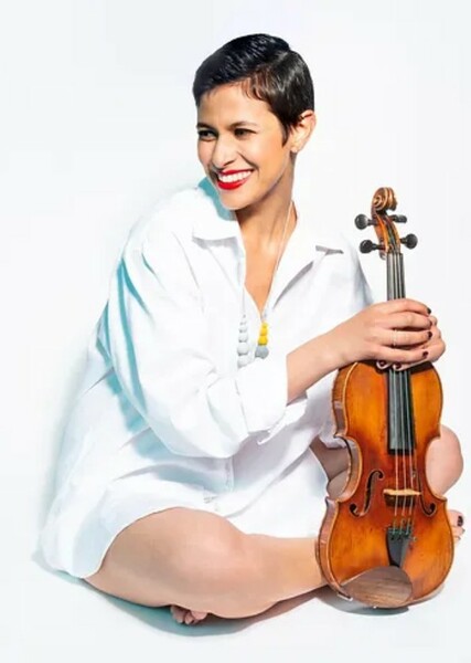 Elena Urioste photo