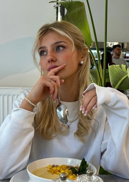 Elena Zoe photo