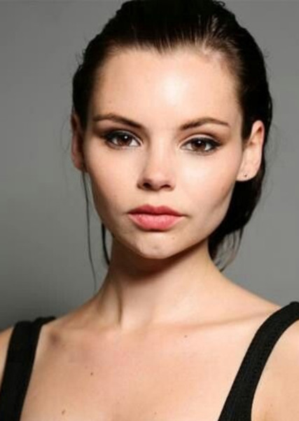Eline Powell photo