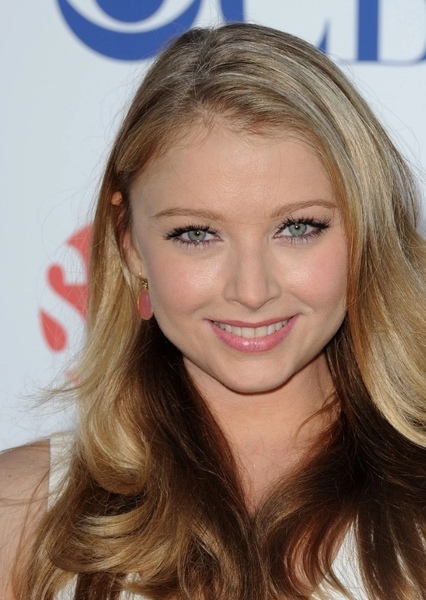 Elisabeth Harnois photo