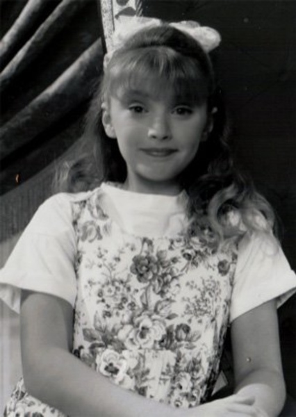 Elisabeth Harnois photo