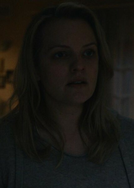 Elisabeth Moss photo