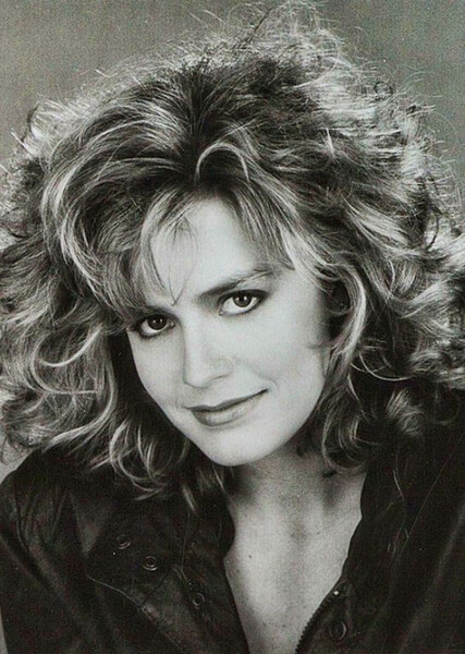 Elisabeth Shue photo