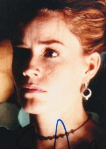 Elisabeth Shue photo