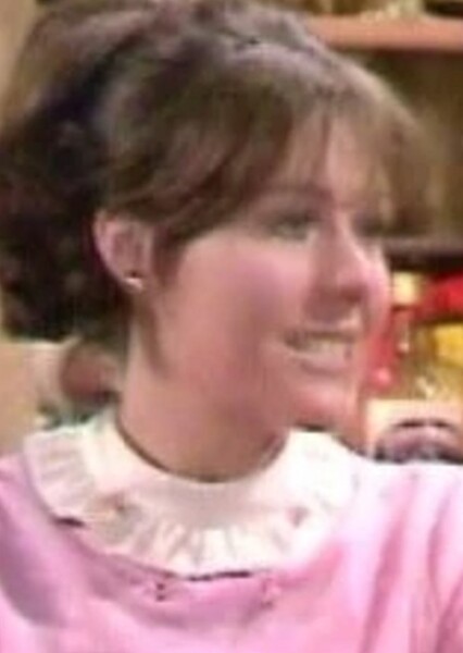 Elisabeth Sladen photo