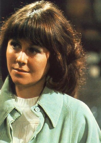 Elisabeth Sladen photo