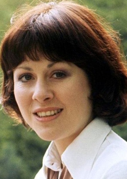 Elisabeth Sladen photo