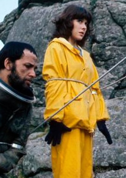 Elisabeth Sladen photo