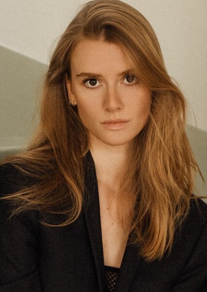 Elise Pluvinage photo