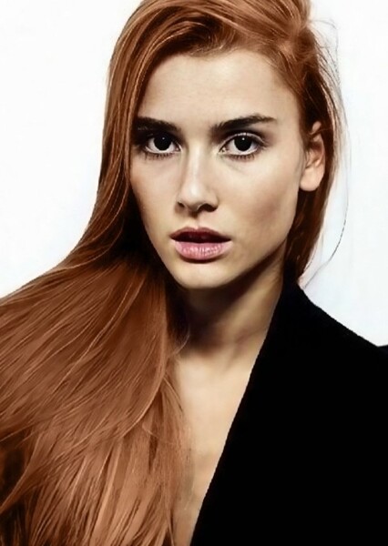 Elise Pluvinage photo