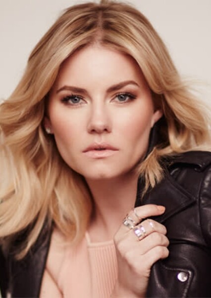 Elisha Cuthbert photo