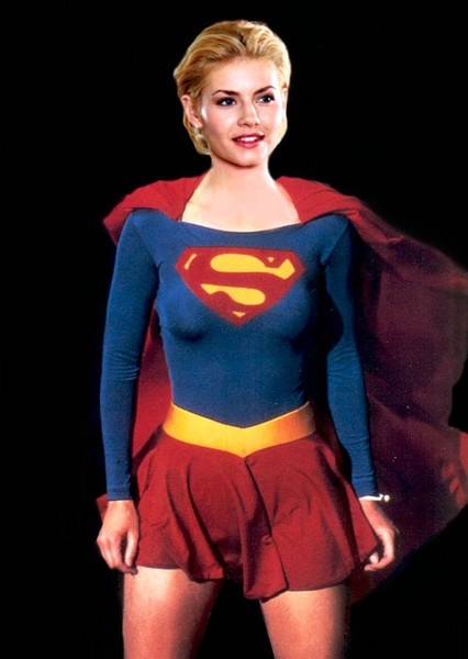 Elisha Cuthbert photo