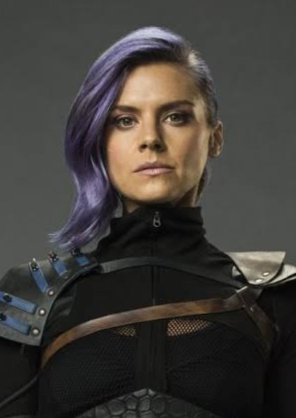 Eliza Coupe photo