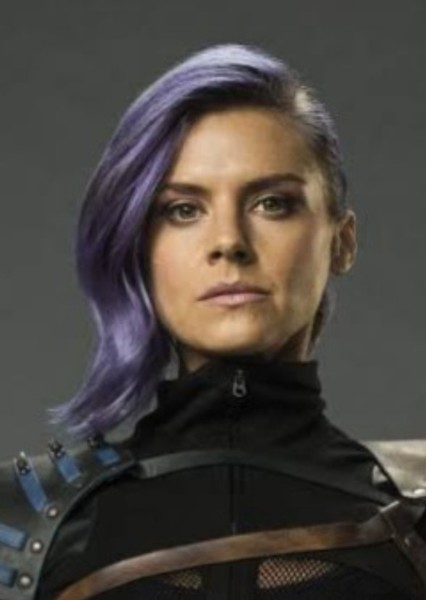 Eliza Coupe photo