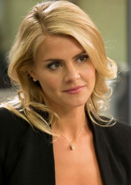 Eliza Coupe photo