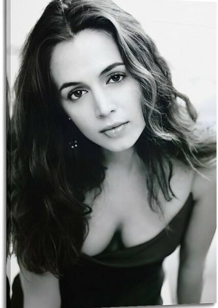 Eliza Dushku photo