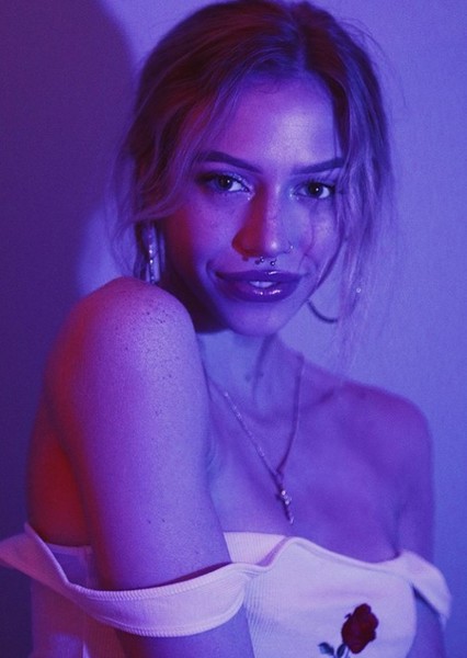 Eliza Rose photo